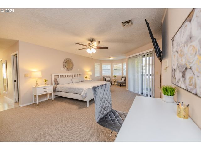 16121 Ne SAN RAFAEL St, Portland, OR 97230