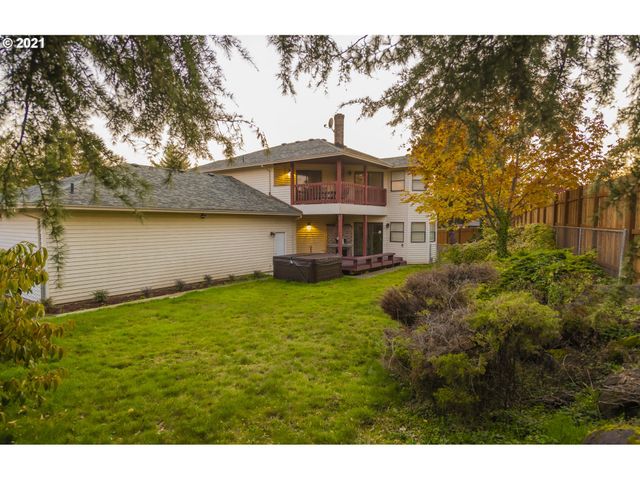 16121 Ne SAN RAFAEL St, Portland, OR 97230