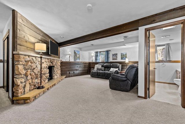 1000 GREENDALE STREET, Menasha, WI 54952