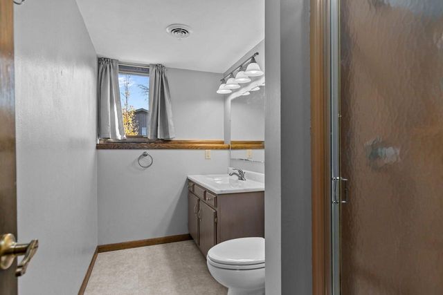 1000 GREENDALE STREET, Menasha, WI 54952