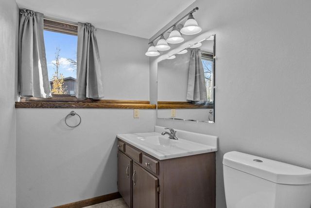 1000 GREENDALE STREET, Menasha, WI 54952