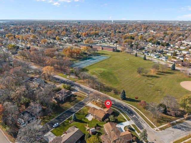 1000 GREENDALE STREET, Menasha, WI 54952