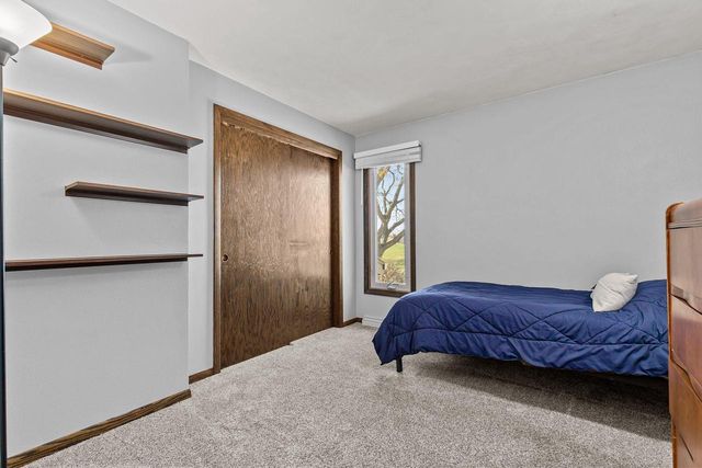 1000 GREENDALE STREET, Menasha, WI 54952