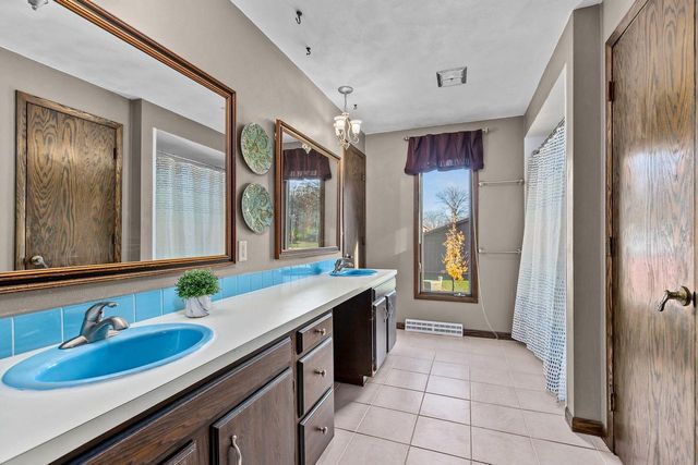 1000 GREENDALE STREET, Menasha, WI 54952