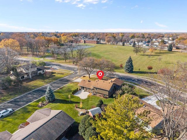 1000 GREENDALE STREET, Menasha, WI 54952