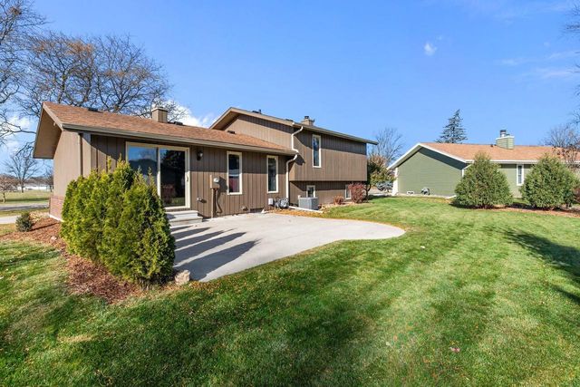 1000 GREENDALE STREET, Menasha, WI 54952