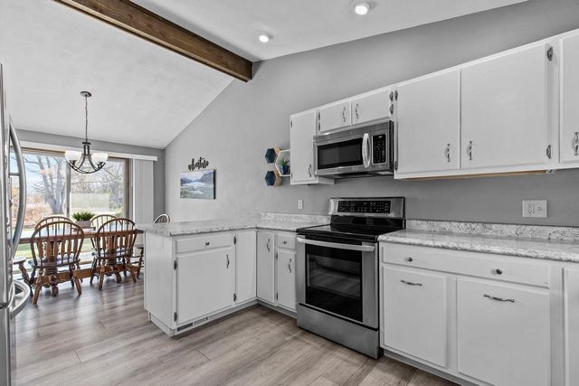 1000 GREENDALE STREET, Menasha, WI 54952