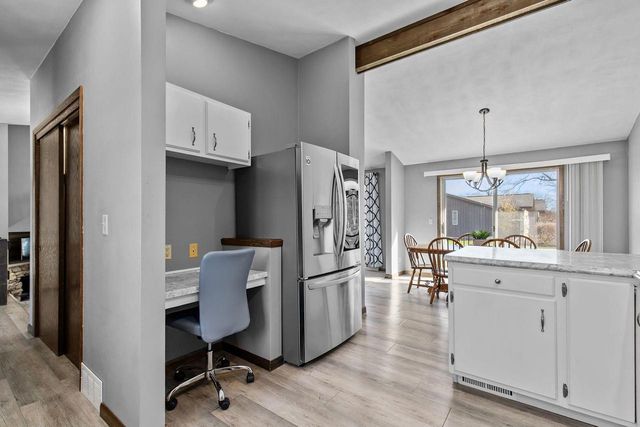 1000 GREENDALE STREET, Menasha, WI 54952