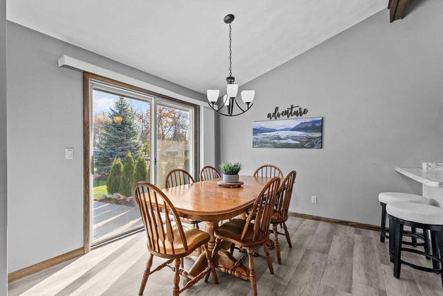 1000 GREENDALE STREET, Menasha, WI 54952