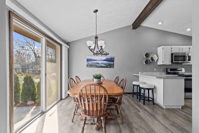 1000 GREENDALE STREET, Menasha, WI 54952