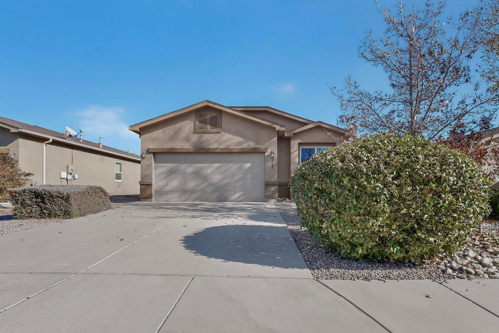 2708 Moonglow Drive NE, Rio Rancho, NM 87144