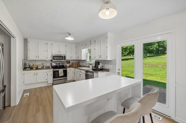 636 Shelley Dr, Mount Juliet, TN 37122