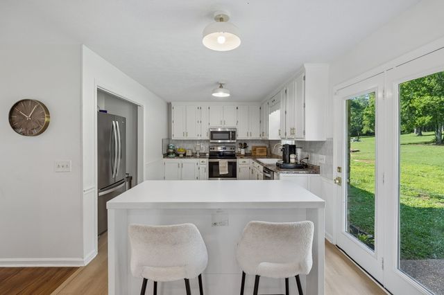 636 Shelley Dr, Mount Juliet, TN 37122