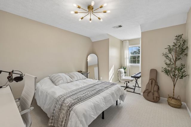 636 Shelley Dr, Mount Juliet, TN 37122