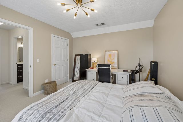 636 Shelley Dr, Mount Juliet, TN 37122