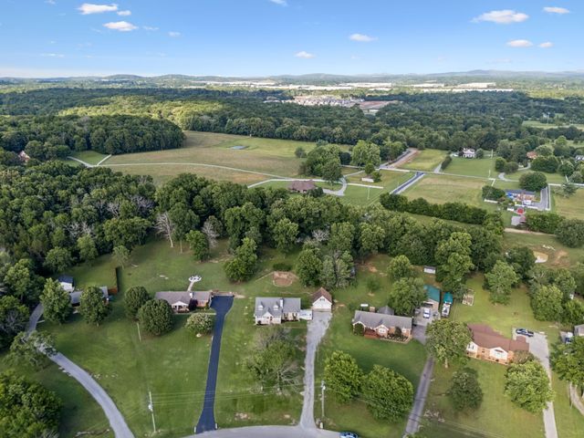 636 Shelley Dr, Mount Juliet, TN 37122