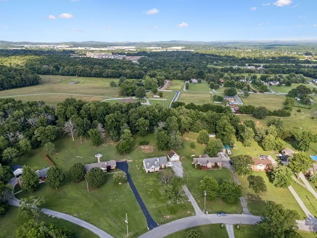636 Shelley Dr, Mount Juliet, TN 37122