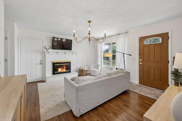 636 Shelley Dr, Mount Juliet, TN 37122