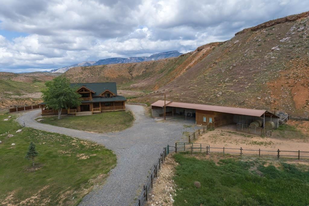 1727 Hwy 14 E, Shell, WY 82441