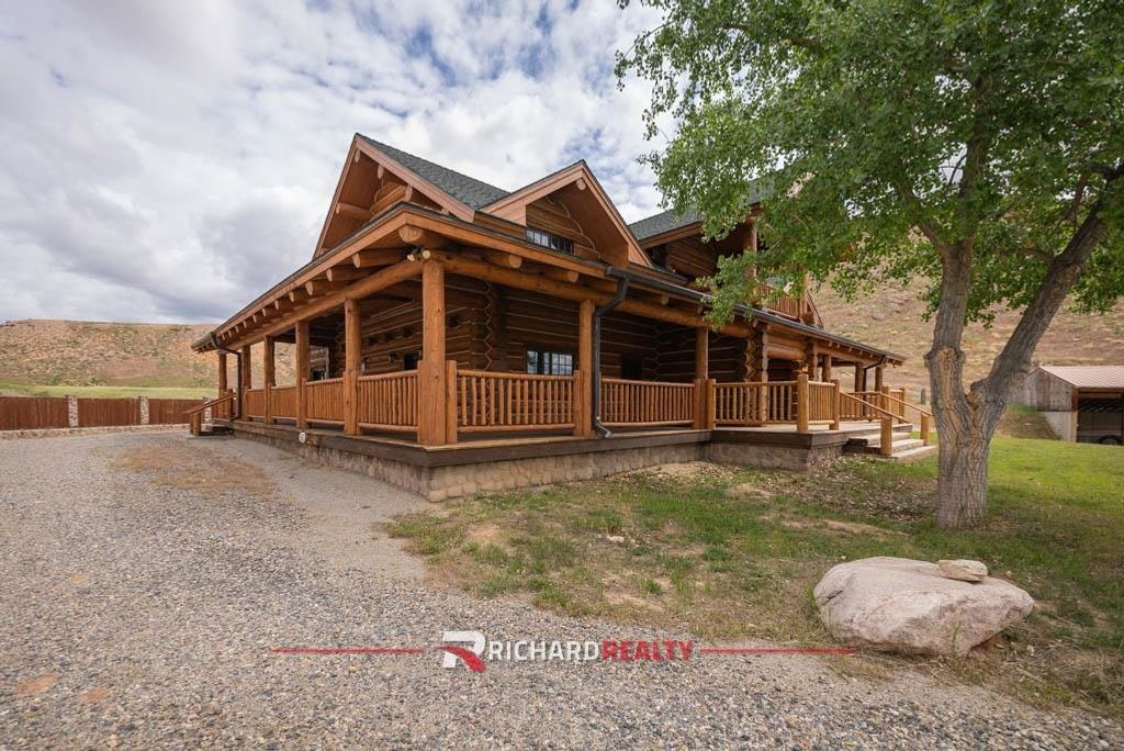 1727 Hwy 14 E, Shell, WY 82441 photo 2