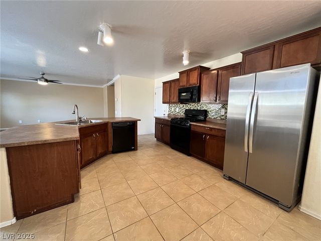 9174 Mackanos Avenue, Las Vegas, NV 89148