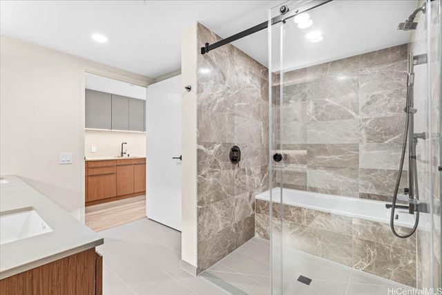 333 Ward Avenue 2005, Honolulu, HI 96814