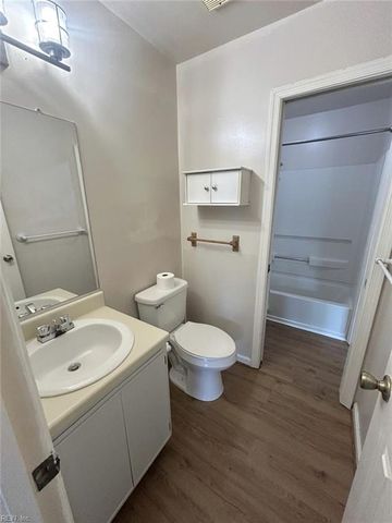 110 Stratford Dr Apt F, Williamsburg, VA 23185