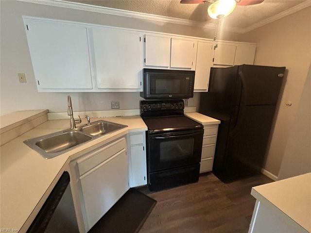 110 Stratford Dr Apt F, Williamsburg, VA 23185