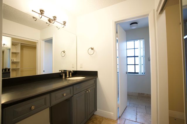 8989 W Sunrise Boulevard, Plantation, FL 33322