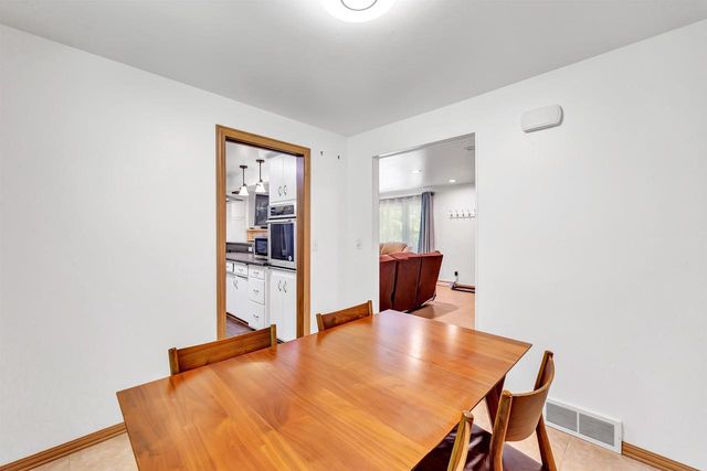 1014 LAVERNE DRIVE, Green Bay, WI 54311