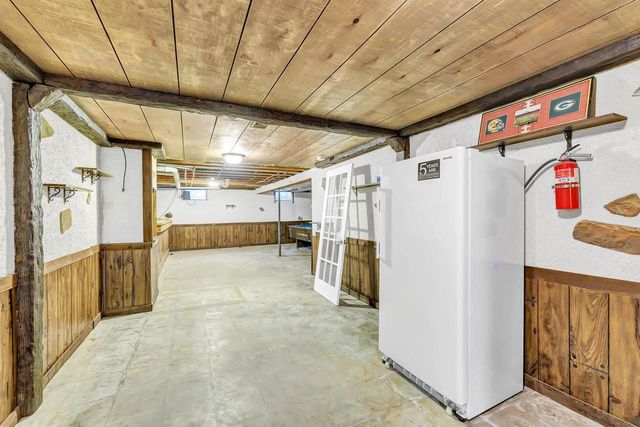 1014 LAVERNE DRIVE, Green Bay, WI 54311