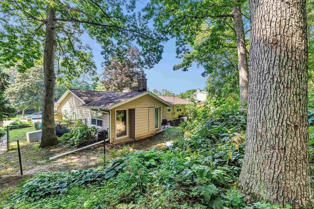 1014 LAVERNE DRIVE, Green Bay, WI 54311