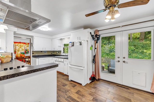 1014 LAVERNE DRIVE, Green Bay, WI 54311