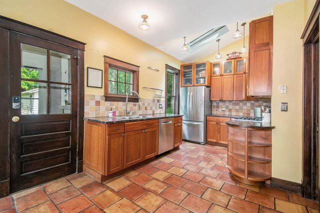 808 Waverly Road, Chesterton, IN 46304
