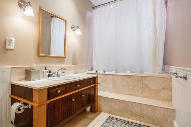 808 Waverly Road, Chesterton, IN 46304
