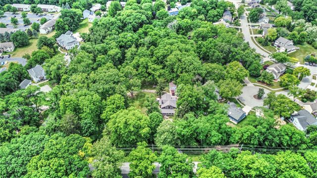 808 Waverly Road, Chesterton, IN 46304