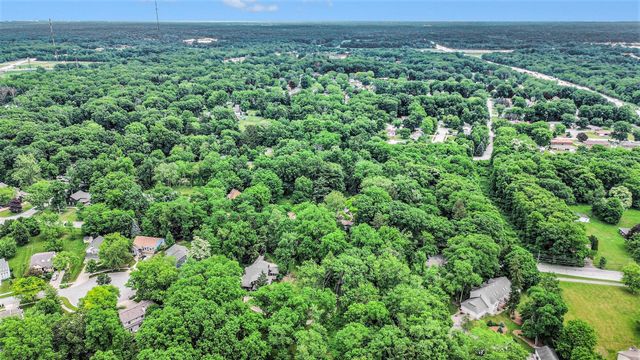 808 Waverly Road, Chesterton, IN 46304