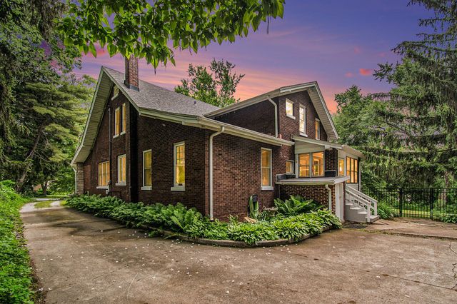 808 Waverly Road, Chesterton, IN 46304