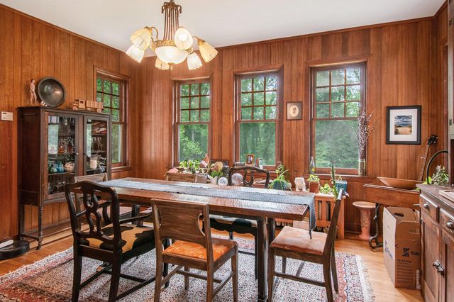 808 Waverly Road, Chesterton, IN 46304