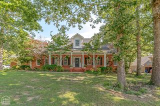 2114 Spring Hollow Dr, Jonesboro, AR 72404