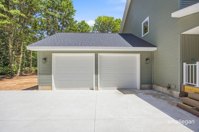 12905 Bowen Lake Drive, Gowen, MI 49326