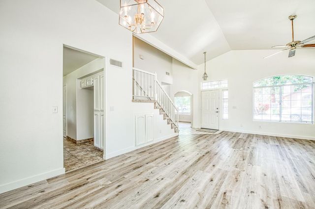 514 E Coral Pointe, Fresno, CA 93730