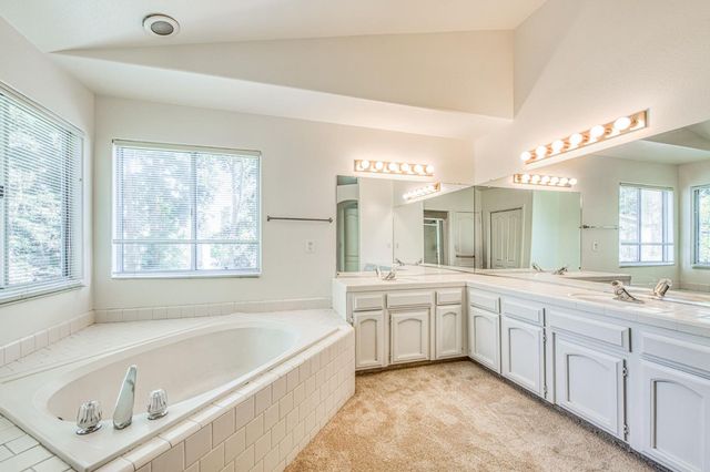 514 E Coral Pointe, Fresno, CA 93730