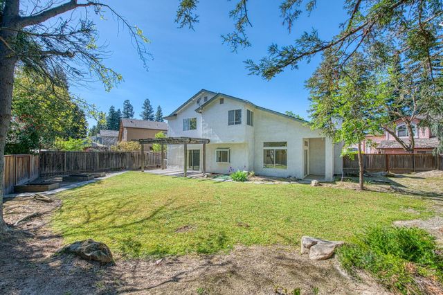 514 E Coral Pointe, Fresno, CA 93730