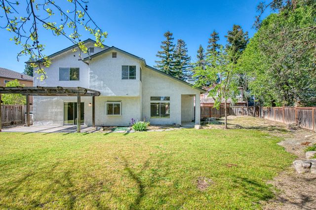 514 E Coral Pointe, Fresno, CA 93730