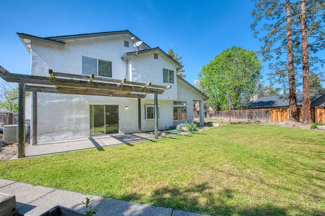 514 E Coral Pointe, Fresno, CA 93730