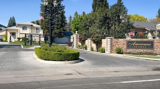 514 E Coral Pointe, Fresno, CA 93730