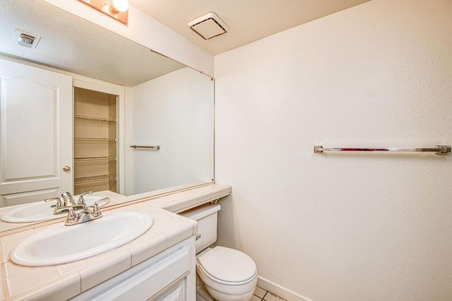 514 E Coral Pointe, Fresno, CA 93730