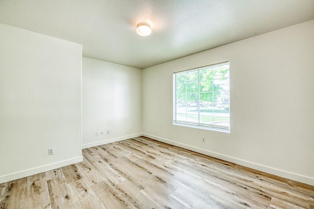 514 E Coral Pointe, Fresno, CA 93730