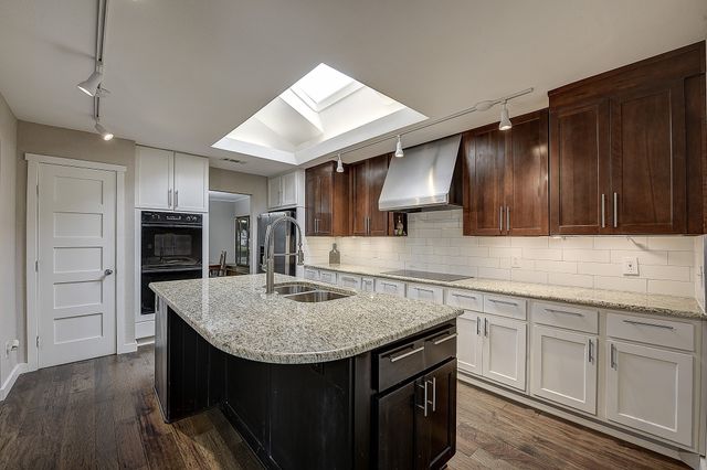 2225 Stone Creek Drive, Plano, TX 75075